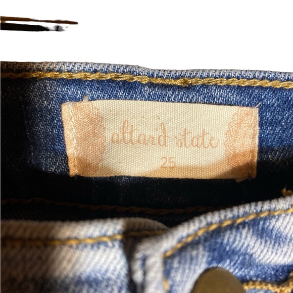Altar’d State - Light Wash Jeans (25) - Picture 5 of 6